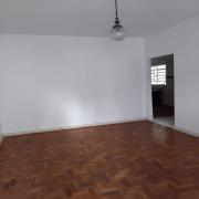 Charmosa Casa de 2 Quartos na Vila Dom Pedro I, S�o Paulo - Pr�xima a Parques e Metr�
