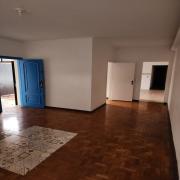 OPORTUNIDADE IMPERD�VEL NO IPIRANGA  Casa t�rrea exclusiva, em rua arborizada, tranquila e extremamente segura, com guarita de seguran�a comunit�ria.